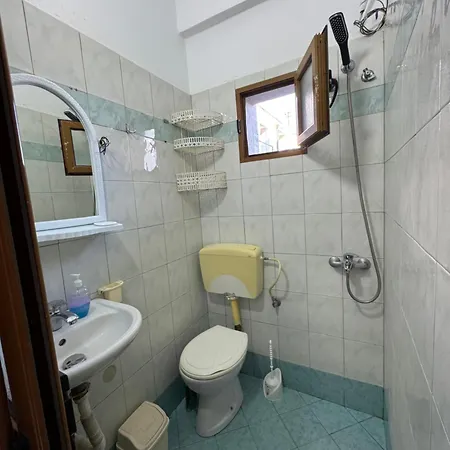 Guest house Holiday Rooms Ksamil