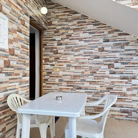 Holiday Rooms * Ksamil