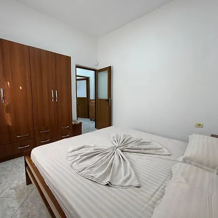 Guest house Holiday Rooms *